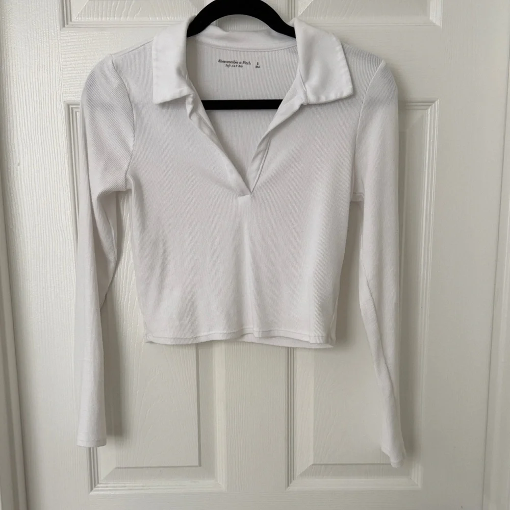 Abercrombie & Fitch Long Sleeve Collared Top - Picture 2 of 4